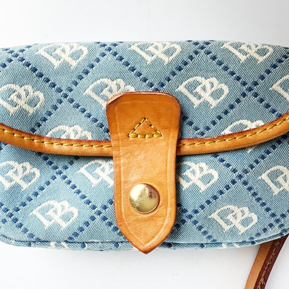 Vintage Dooney & Bourke Blue Logo Canvas Wristlet with Bag Charm Retro Chic - Picture 3 of 10